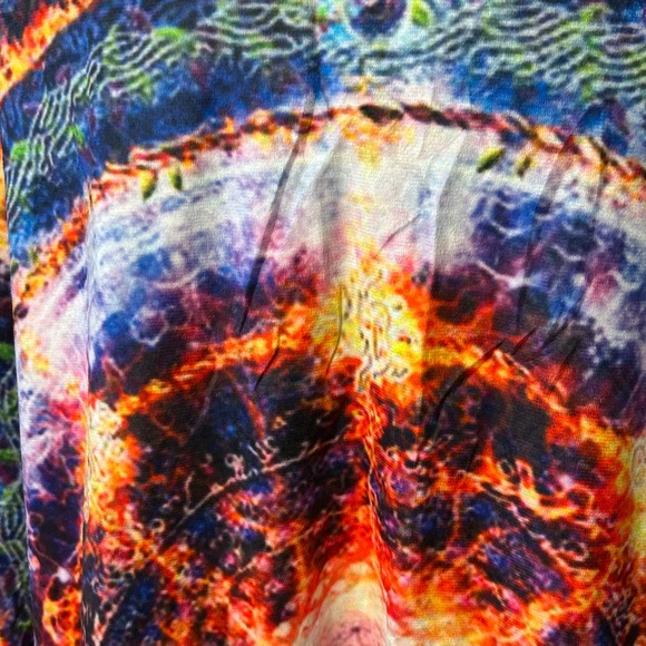 NWT soft hooded blanket ! - Picture 3 of 4